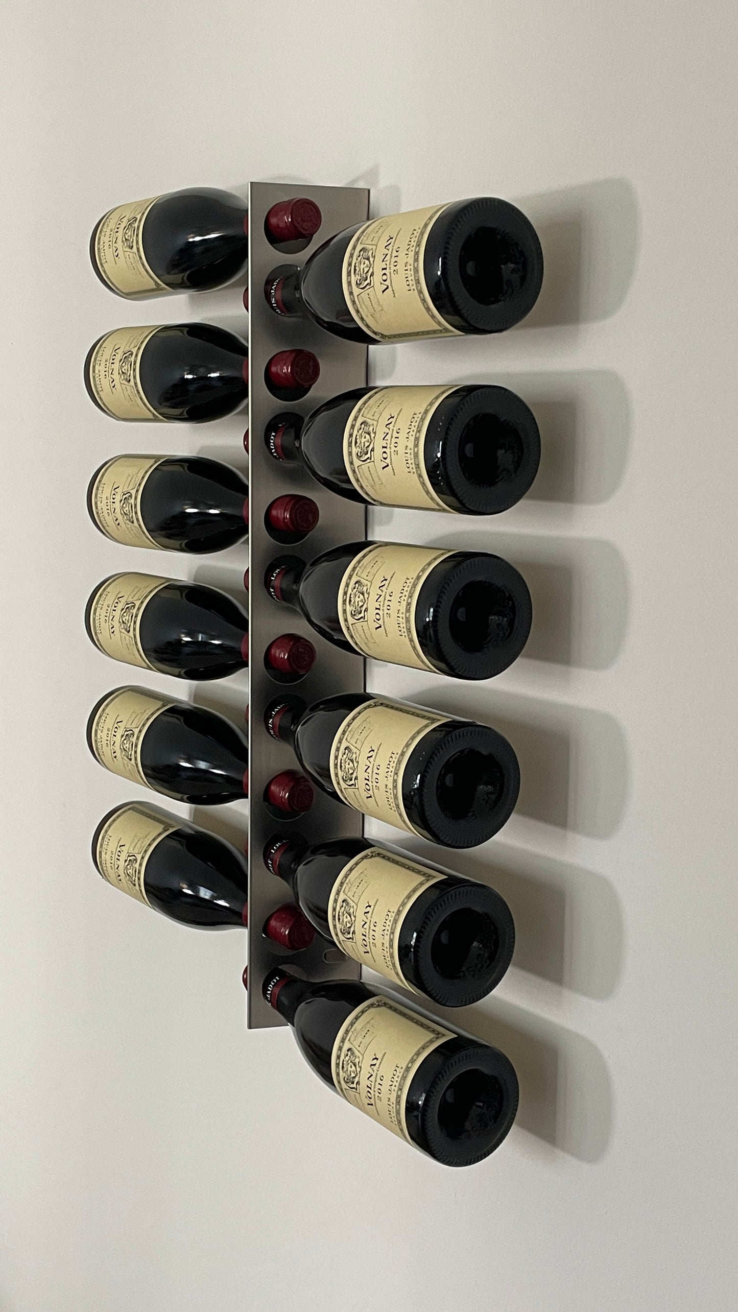 hængbar 012 Metall Weinregal aus Edelstahl für die Wand zur Waagerechten Lagerung von 12 Flaschen - made in Hamburg